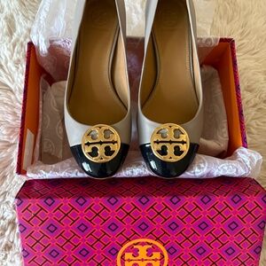 Tory Burch Chelsea capped toe heels